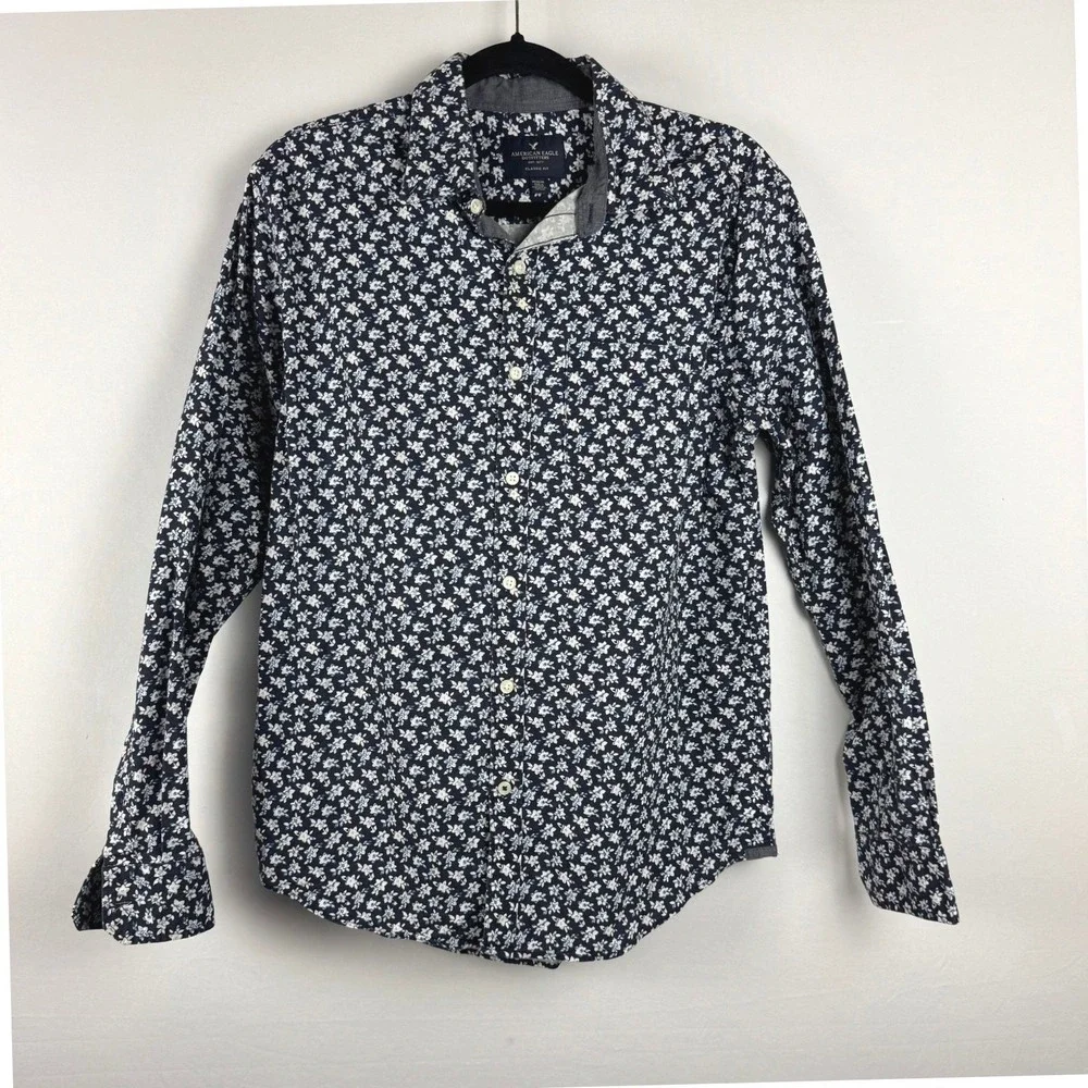 American Eagle Button Down Medium Navy Floral Long Sleeve Nautical Cottagecore